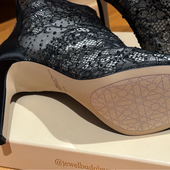 Women’s heeled booties - Picture 5 of 8